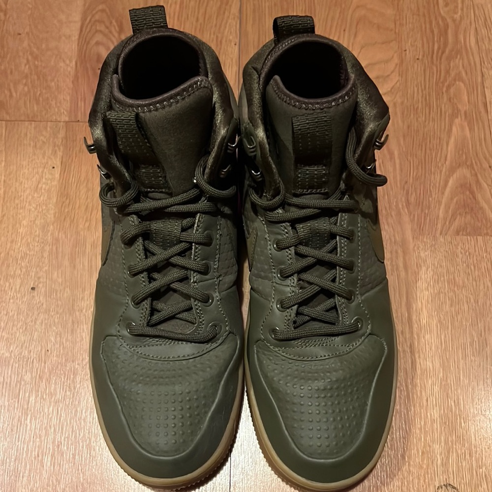 Green Nike High top sneakers